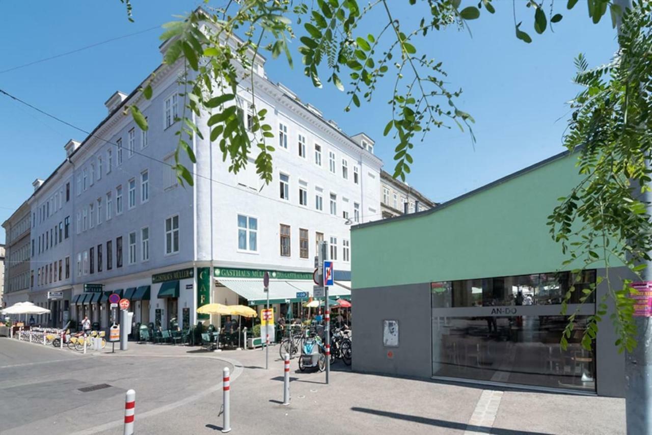 Sophies Place Yppenplatz - Imperial Lifestyle City Apartments Vienna Parking Exteriör bild